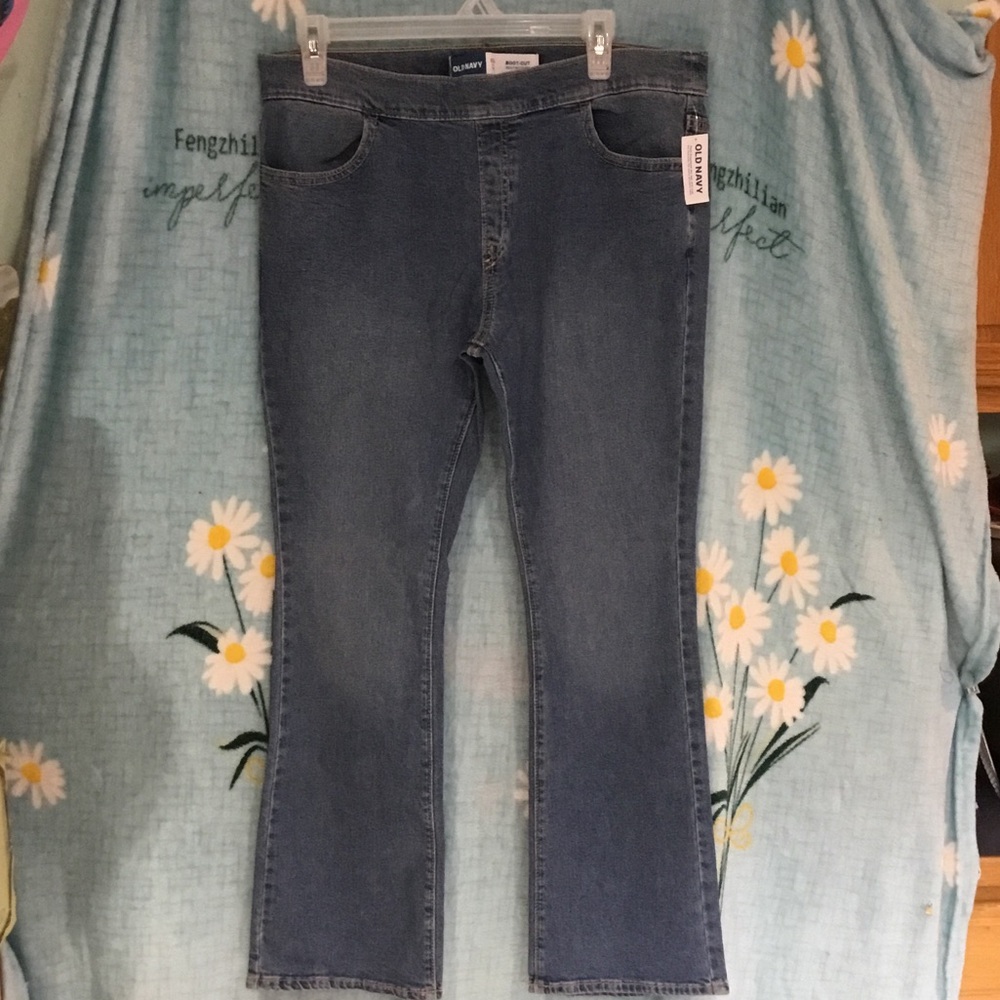 Old Navy Straight Leg Women's Jeans in Medium Blue Wash